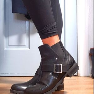 Adrienne Vittadini  mid ankle boots (Fits narrow)